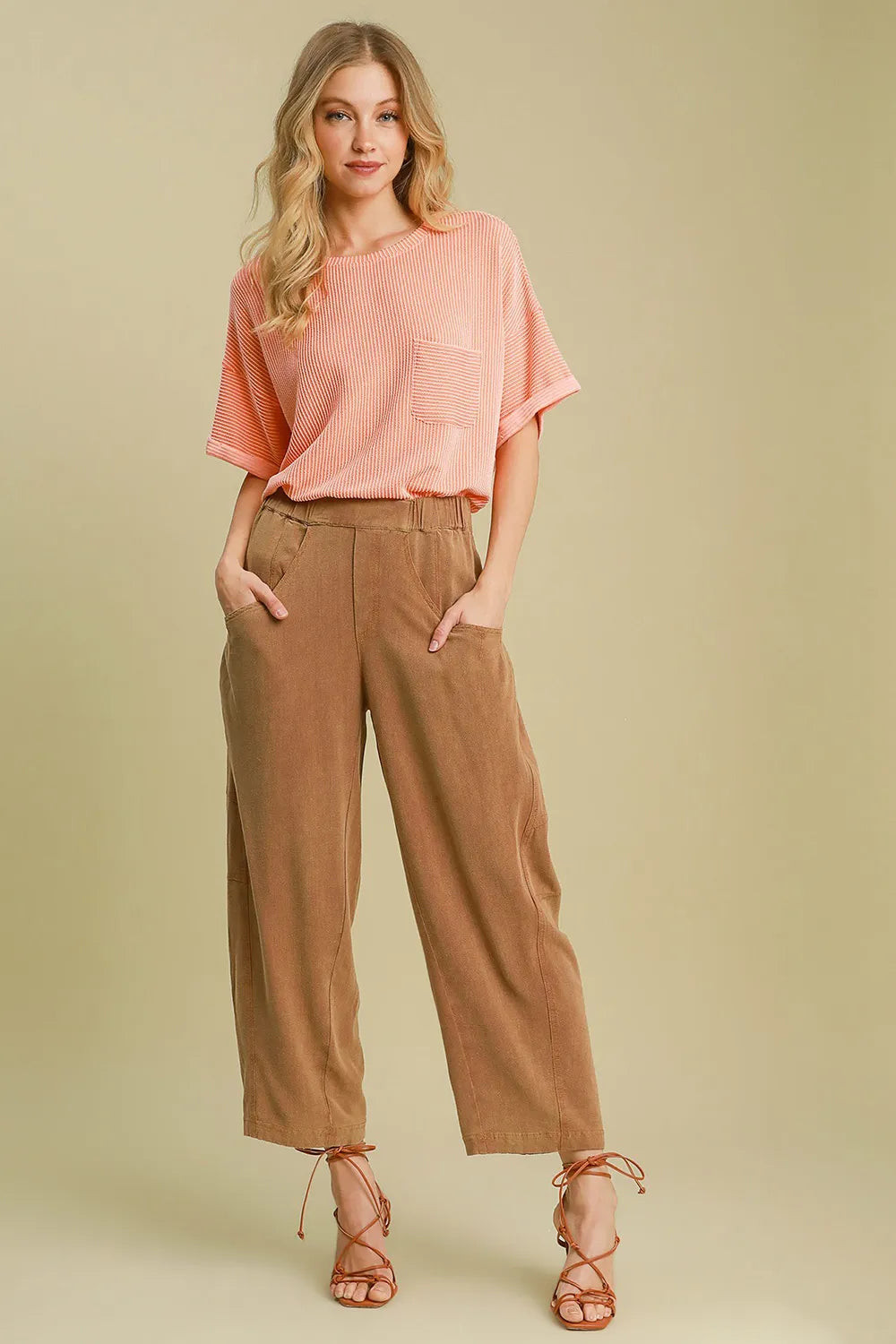 Breathable linen-cotton pants in relaxed fit style